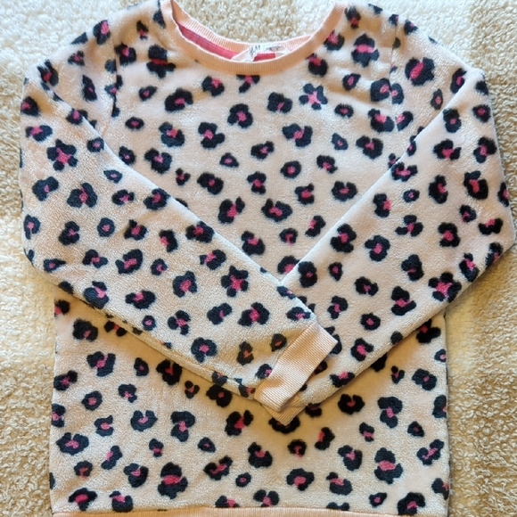 H&M Pink Sweaters with Playful Cat Design And Fuzzy Animal Print. - Picture 3 of 6